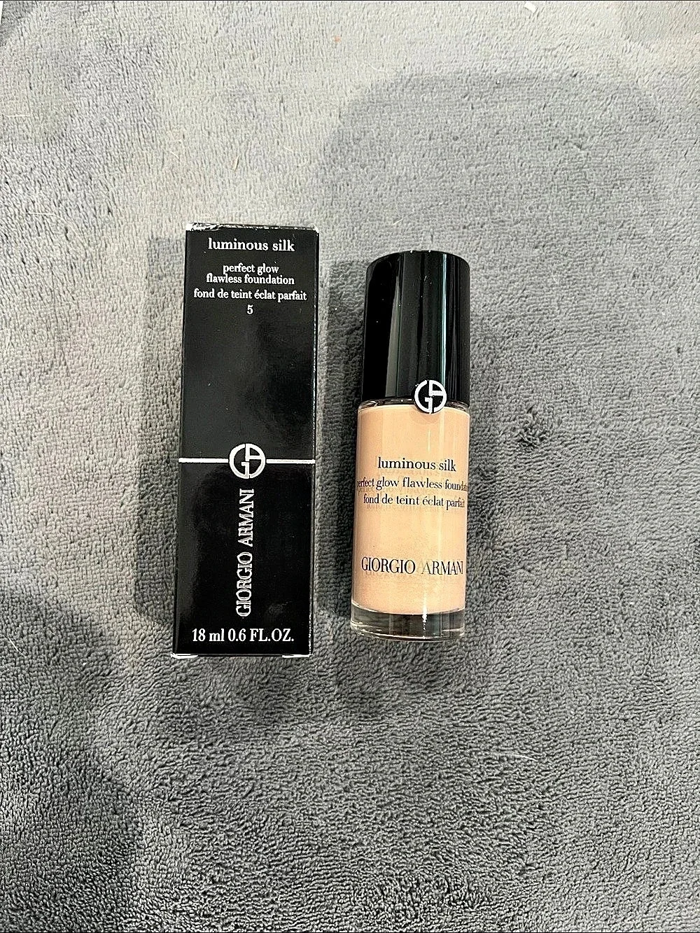 Giorgio Armani Luminous Silk Foundation Shade 5 NWT